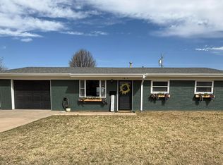 5824 Hemlock Dr, Great Bend, KS 67530