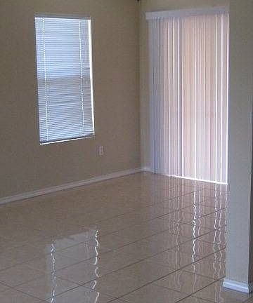 3rd image of 1512 Garden Dr