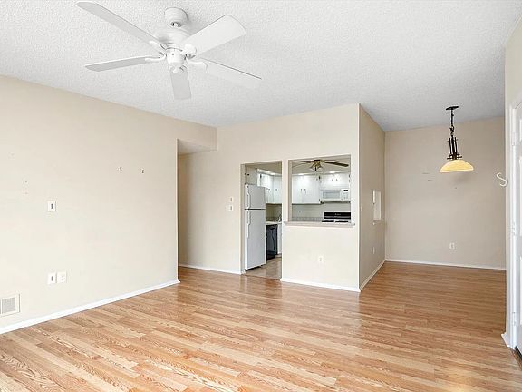 4th image of 58 Mulberry Ct #58