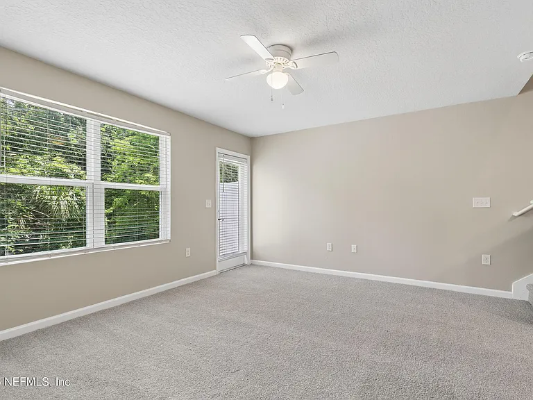 5988 Creekside Crossing Dr — Photo 10