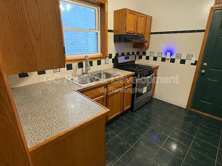 6124 S Whipple St #1 — Photo 4
