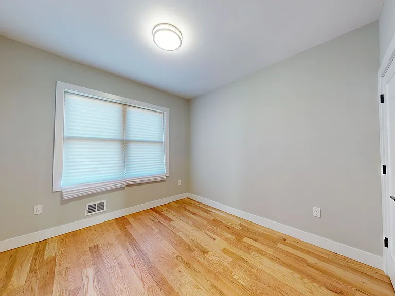 353 Boyden Ave — Photo 13