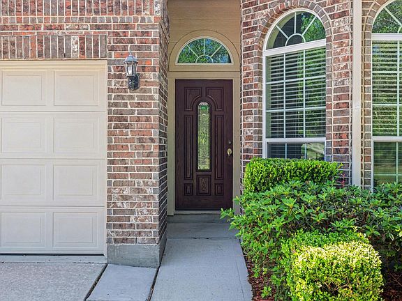 4th image of 4921 Summer Ridge Dr