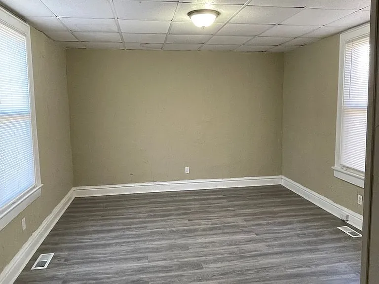 2228 Washington Ave — Photo 5