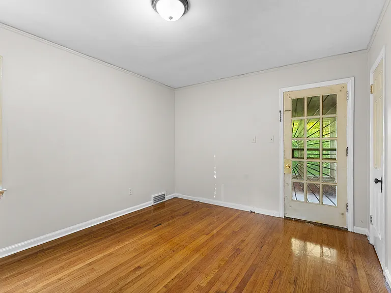 16520 Baylis St #2 — Photo 11