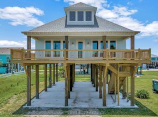 867 Wommack Dr, Crystal Beach, TX 77650