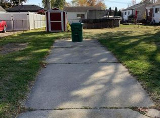 648 Radcliff St, Garden City, MI 48135