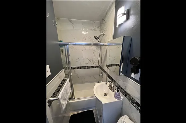 Rented by Nest Seekers International | media 16