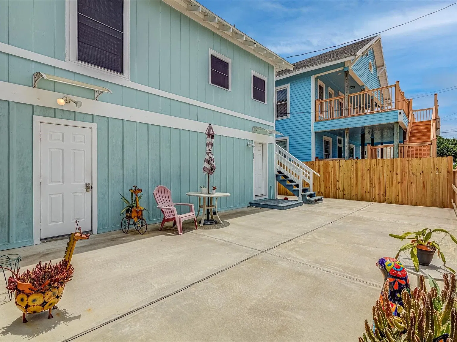 1 bed, 1.0 bath, 700 sqft, $1,100 — Photo 1
