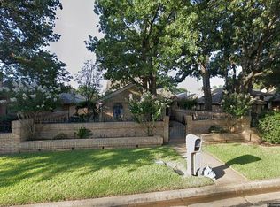 2112 Woodway Dr, Arlington, TX 76017