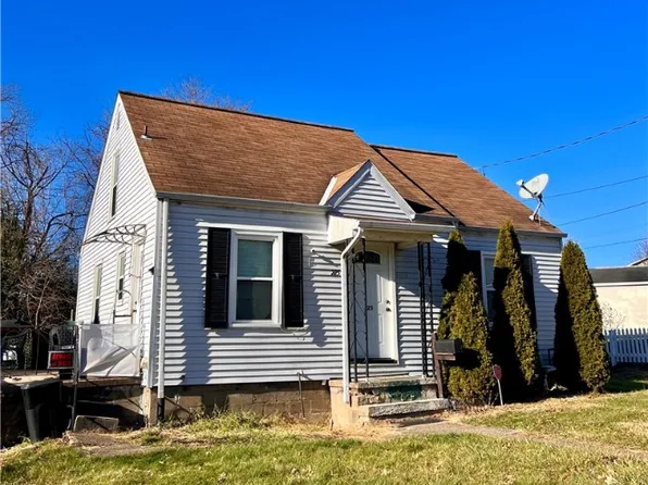 225 Seneca Dr, New Kensington, PA 15068