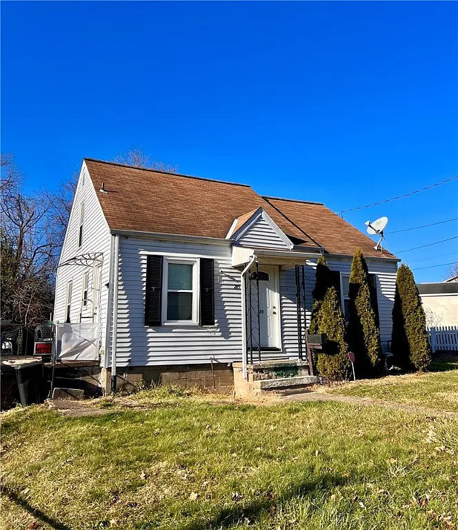 225 Seneca Dr photo 1
