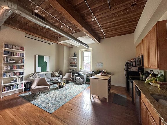 3rd image of 21 E Columbia Ave APT 305