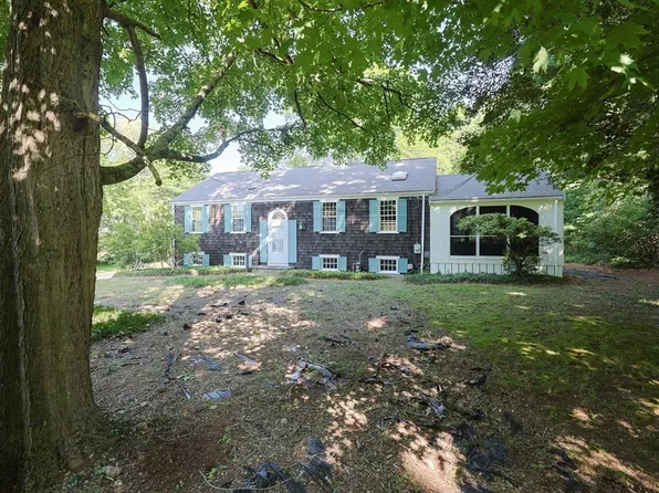 51 Granite St, Foxboro, MA 02035