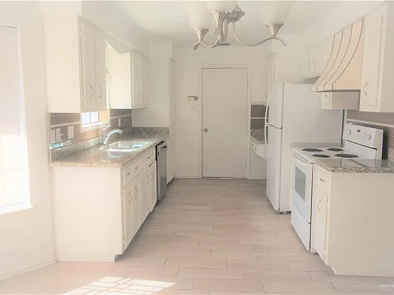 3400 N Cynthia St — Photo 15