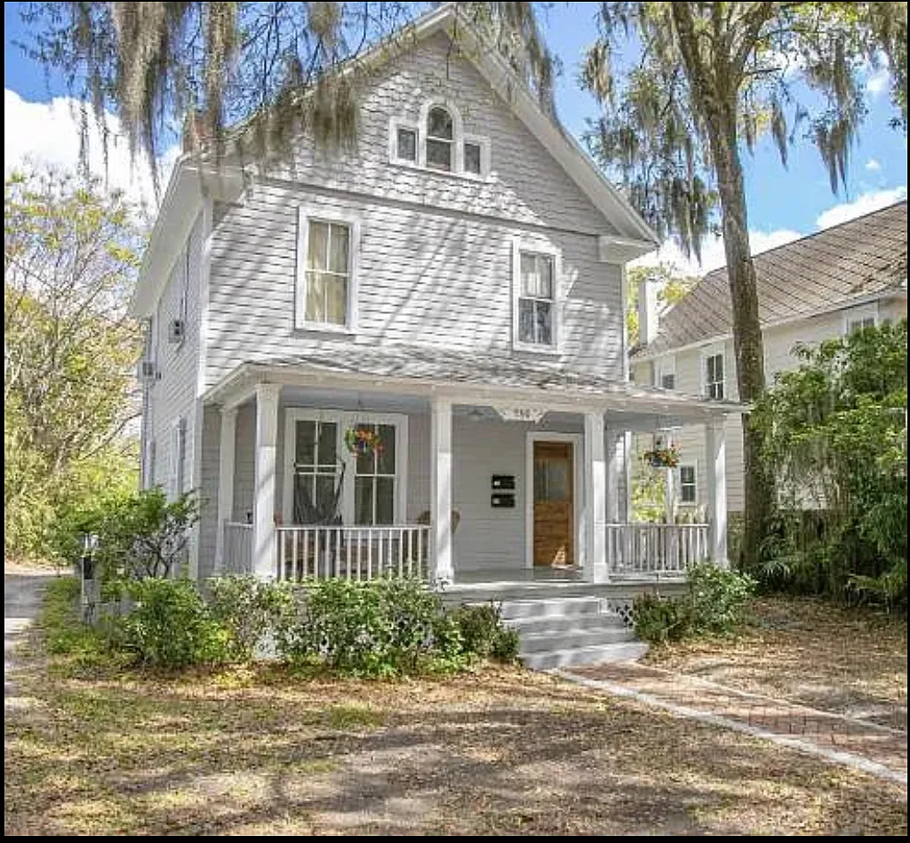 135 N Clara Ave — Photo 2