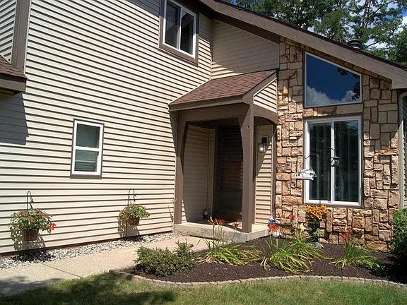 2nd image of 5888 N La Casa Ct SE