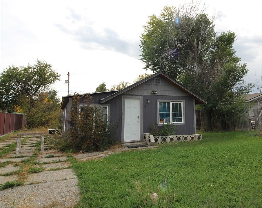 1st image of 816 2nd St W