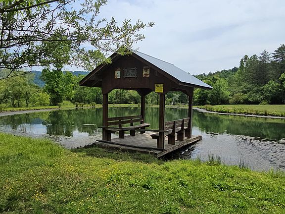 4th image of 275 Republican Hill Rd