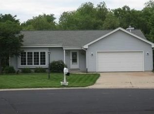 W141N4868 Golden Fields Ct, Menomonee Falls, WI 53051