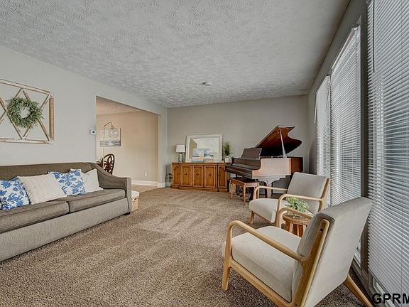 3rd image of 2917 Daniell Cir