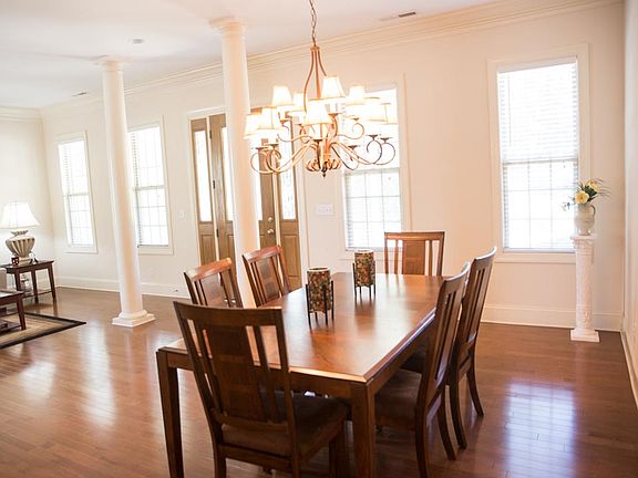 2nd image of 4069 Belle Meade Cir