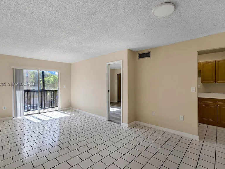 4805 NW 7th St #302-15 — Photo 5
