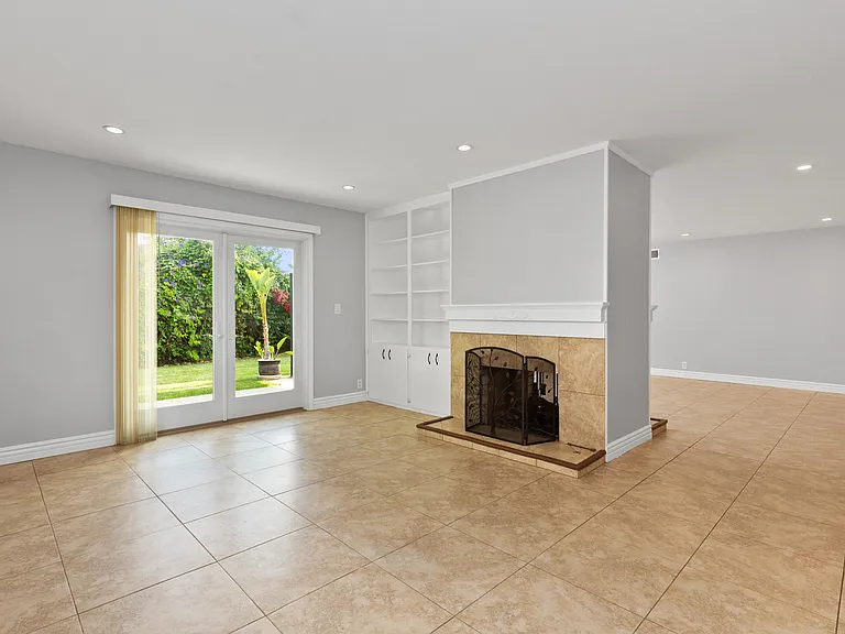 831 E Hoover Ave — Photo 15