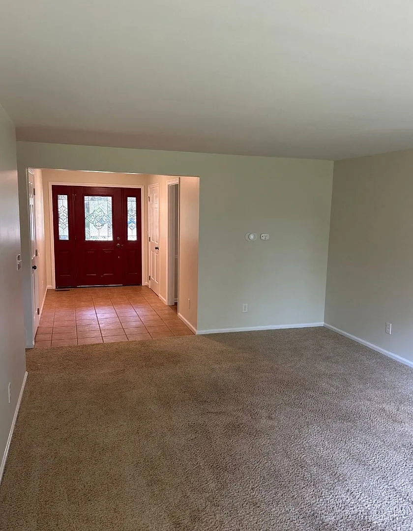 Charming Single-Family Home for Rent at 1130 Heathshire Drive, Dayton, OH 45459 — Photo 4
