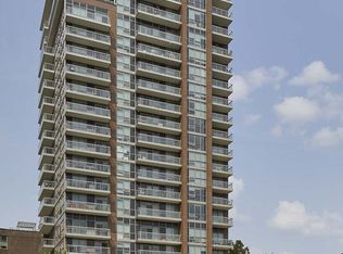 123 Parkway Forest Dr #702, Toronto, ON M2J 0G1