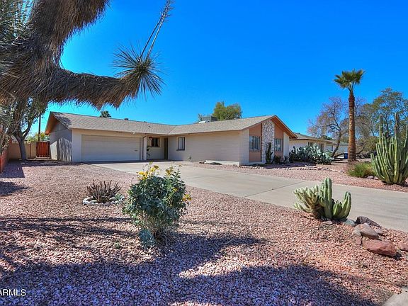 3rd image of 1269 E Manhatton Dr