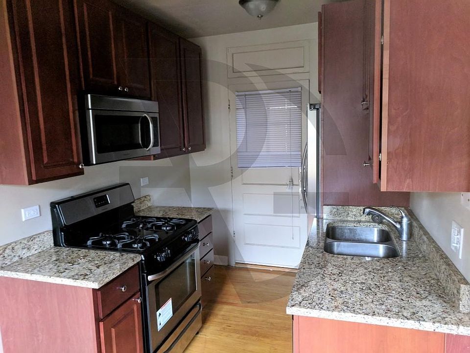 1st image of 2100 W Ainslie St #2102W3