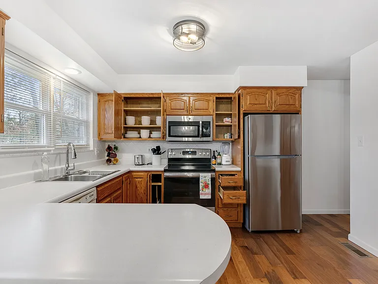 1000 Providence Rd — Photo 16