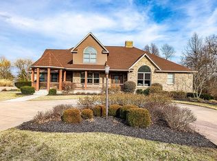15 Saint Edmunds Place Dr, Cincinnati, OH 45246
