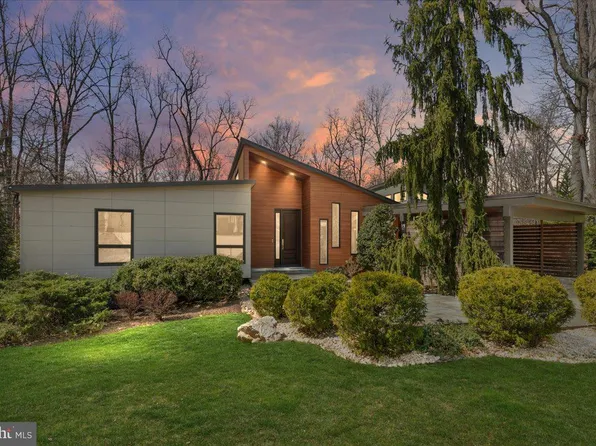 11136 Powder Horn Dr, Potomac, MD 20854