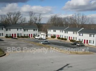 601 Hamlet Ave APT D, Waynesboro, VA 22980
