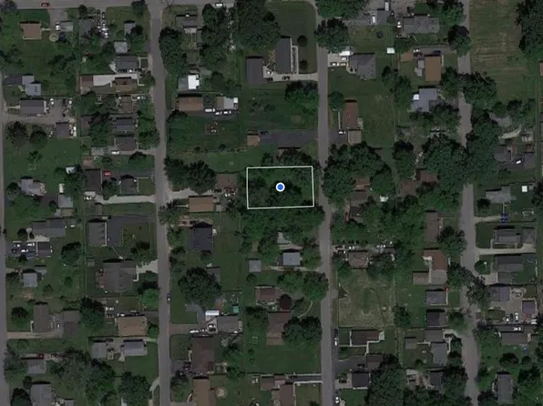 527 Blackhawk St, Joliet, IL 60432