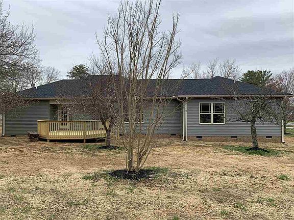 5th image of 105 Douglas Heights Dr