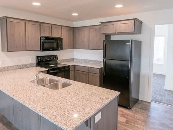 open kitchen, granite countertop