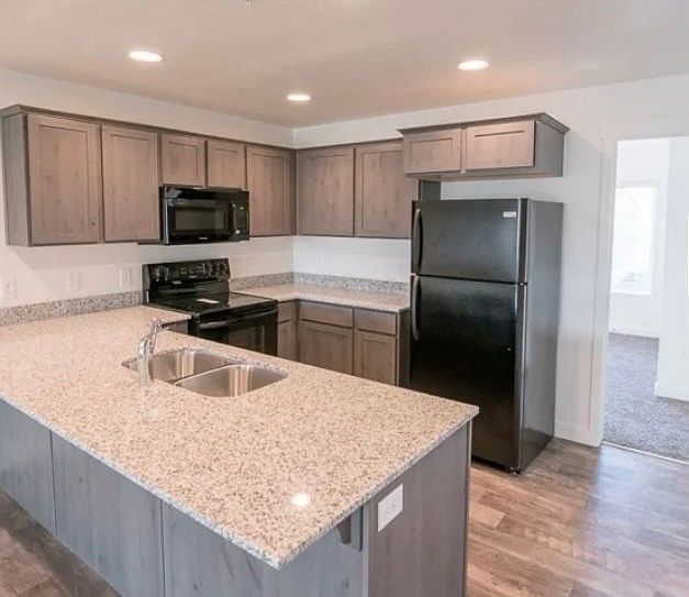 open kitchen, granite countertop