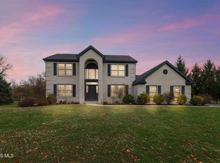 7407 Lock Mill Ct, Maumee, OH 43537