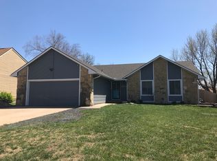 1601 E Cresthill Rd, Derby, KS 67037
