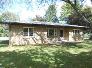 86 New Rd, Lambertville, NJ 08530