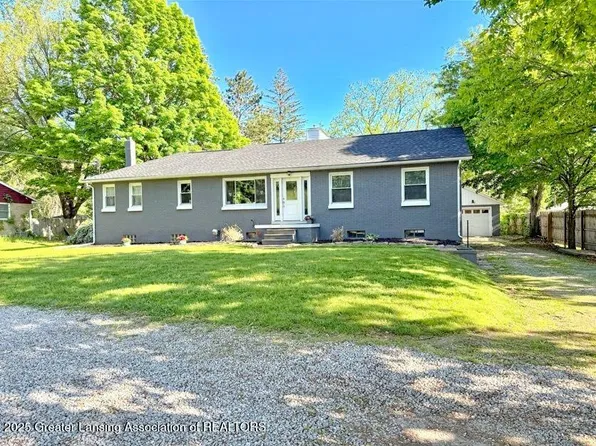 2215 Haslett Rd, East Lansing, MI 48823