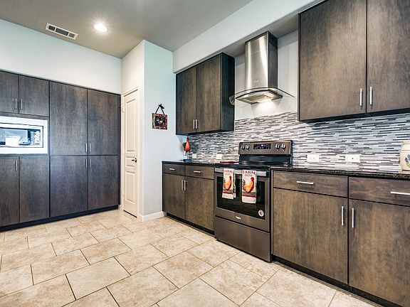 3rd image of 2121 Indigo Ln