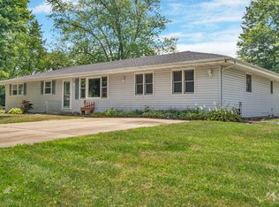 955 E 5th St, Coal City, IL 60416