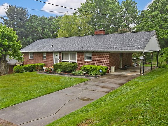 5th image of 308 Hickok St