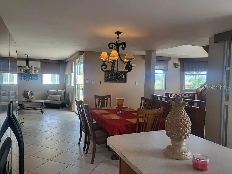 3 bed, 2.5 bath, 2700 sqft, $2,900 — Photo 2