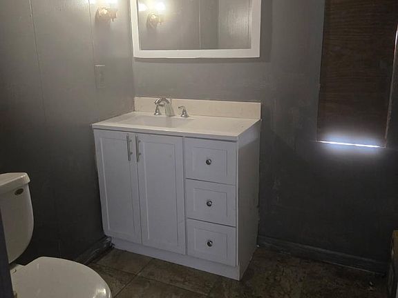 5th image of 5096 Riles Dr