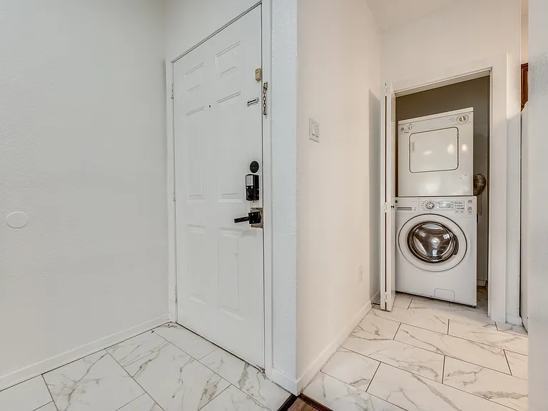 5550 Spring Valley Rd #E22 — Photo 3